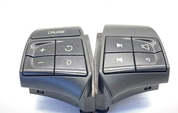 Volvo V50 Steering wheel buttons/switches 30739638