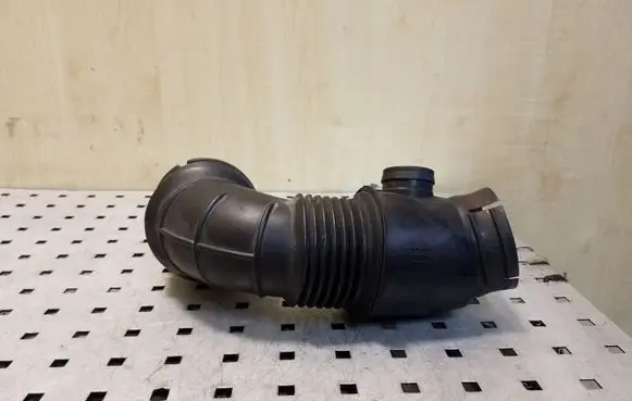 Opel Insignia A Air intake duct part 55561787