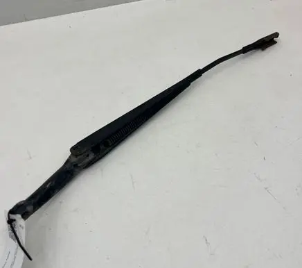 Volvo V70 Front wiper blade arm 30697573