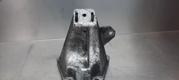 Audi A6 S6 C5 4B Engine mounting bracket