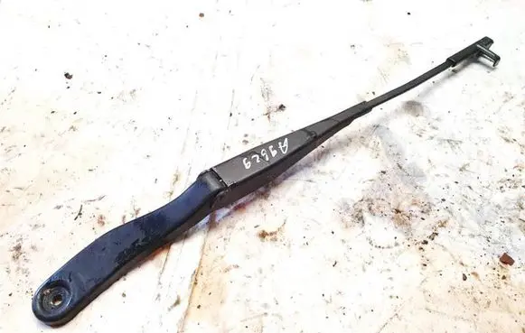 Volvo V50 Front wiper blade arm 30698249
