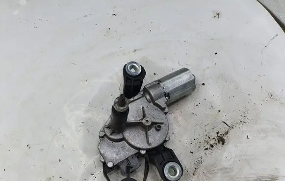 Volkswagen Golf Plus Rear window wiper motor 0390201809 5M0955711