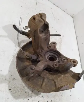 Volkswagen Touran I Front wheel hub spindle knuckle