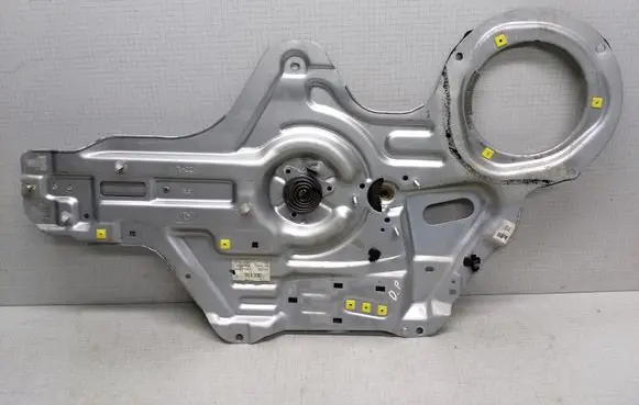 KIA Cerato Front window lifting mechanism without motor 824802F020