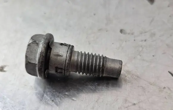 Nuts/bolts