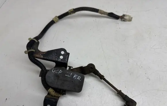 Lexus LS 400 Air suspension front height level sensor 8940550040 8940550050