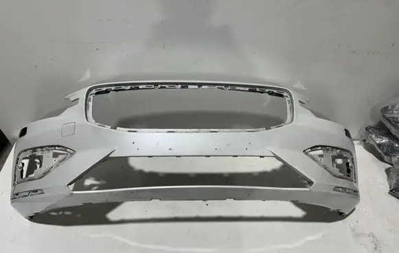 Volvo V60 Front bumper 31690589