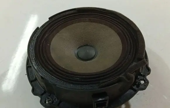 KIA Ceed Front door speaker 963301H010