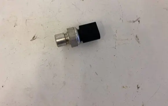 Audi Q3 F3 Air conditioning (A/C) pressure sensor 5Q0959126A