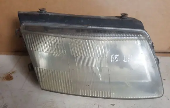 Volkswagen PASSAT B5 Headlight/headlamp 14742600
