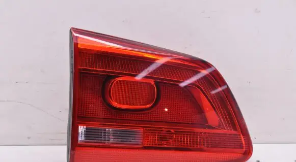 Volkswagen Touran II Tailgate rear/tail lights 1T0945093A