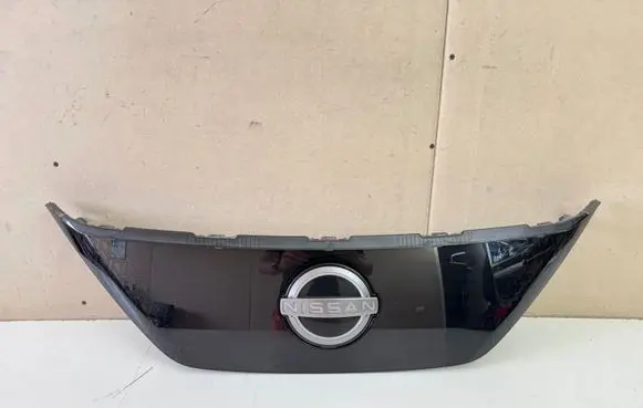Nissan Leaf II (ZE1) Front grill 620726WK5A