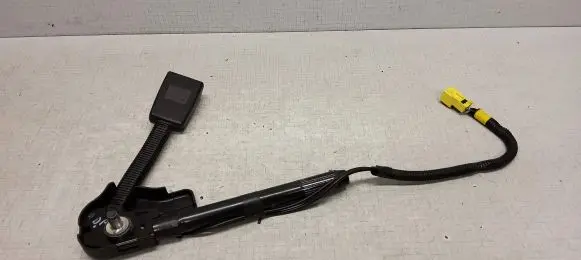 Hyundai Sonata Front seatbelt buckle 6050988