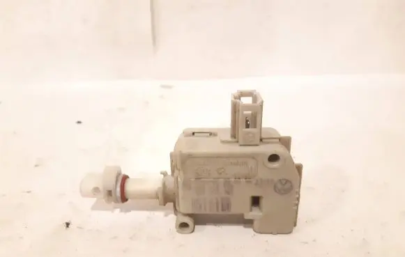 Volkswagen Golf IV Central locking motor 1J0810773