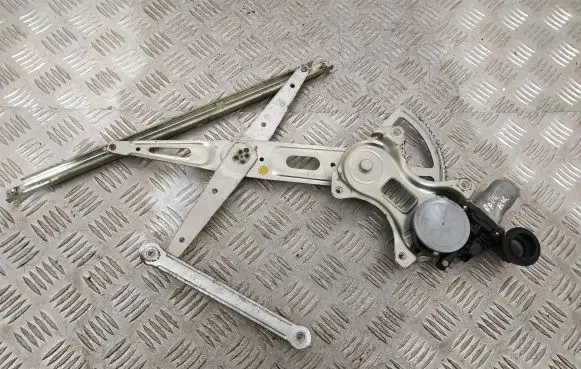 Toyota RAV 4 (XA30) Front door electric window regulator 8572035140