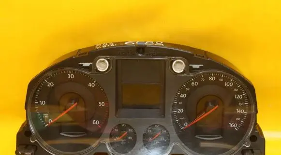 Volkswagen PASSAT B6 Speedometer (instrument cluster) 3C0920960K