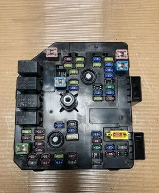 Chevrolet Captiva Fuse module 95903657 3657U