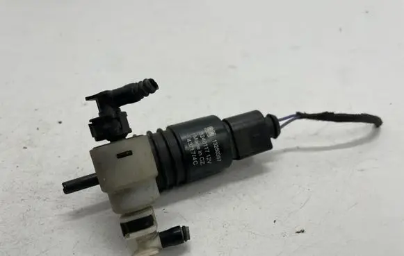 Opel Astra J Windscreen/windshield washer pump 13250357