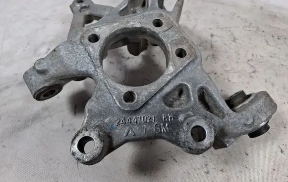 Opel Vectra C Rear wheel hub spindle/knuckle 24447021