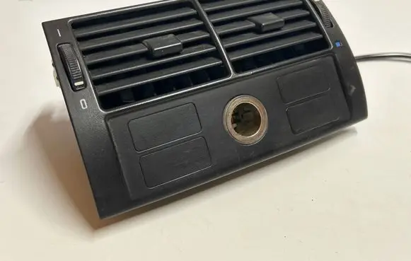 BMW X5 E53 Rear air vent grill 8409081 8370911 8370910