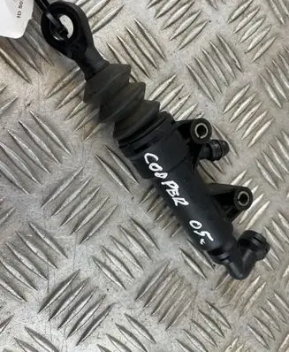 Mini One - Cooper R50 - 53 Clutch master cylinder 13670610
