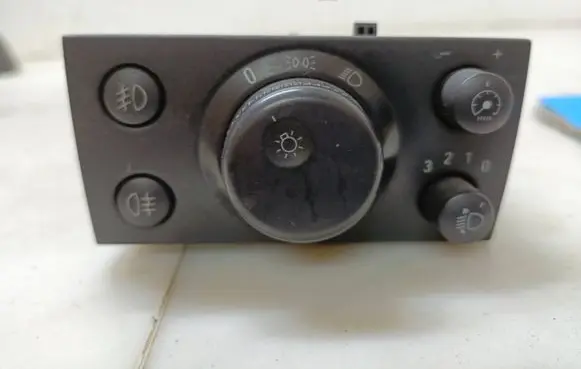 Opel Vectra C Light switch 9185881 0320 LK04D60000