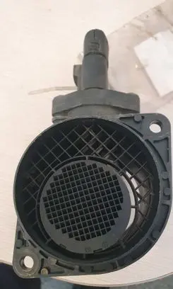 Volkswagen Touran I Mass air flow meter 0281002531 038906461B