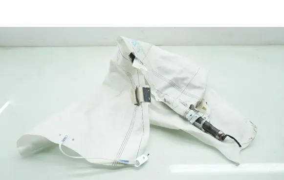 Lexus LBX Roof airbag