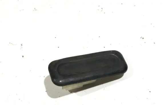 Peugeot 3008 I Tailgate opening switch 