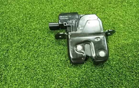 Renault Arkana Tailgate lock latch 905039428R 90503942 A0557160