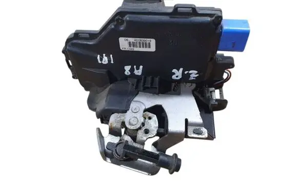Audi A8 S8 D3 4E Rear door lock 4E0839016