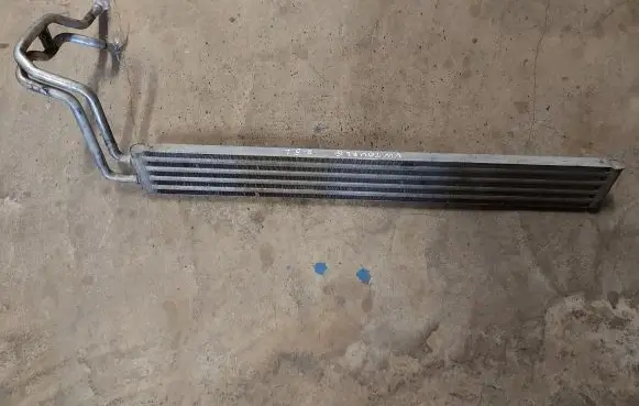 Volkswagen Touareg I Power steering radiator 7L8422885A