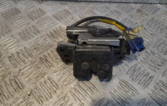 Toyota Avensis T250 Tailgate lock latch 