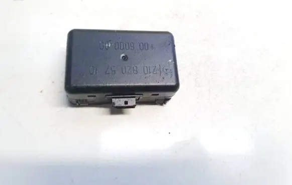Mercedes-Benz S W220 Rain sensor 2108205710 00600000
