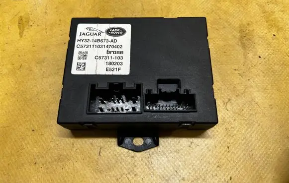 Land Rover Discovery 5 Tailgate/trunk control unit/module HY3214B673AD