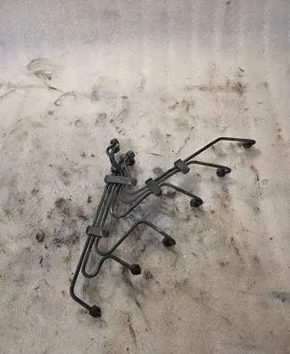 BMW 5 E34 Fuel injector supply line/pipe