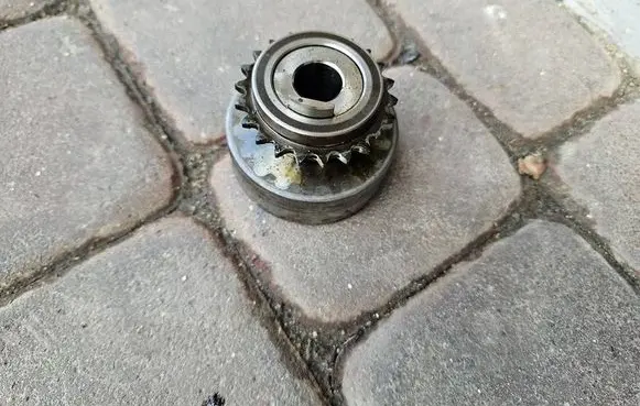 Opel Corsa F Timing chain sprocket AT10304053-