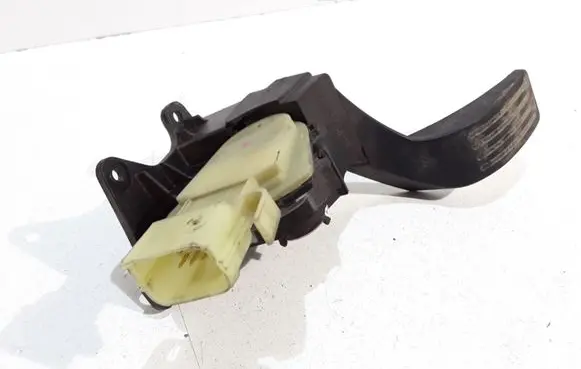 Ford Focus Accelerator throttle pedal 2M519F836AD