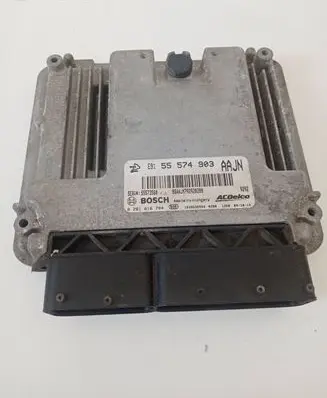 Opel Insignia A Engine control unit/module 55574903 55573560 0281016704