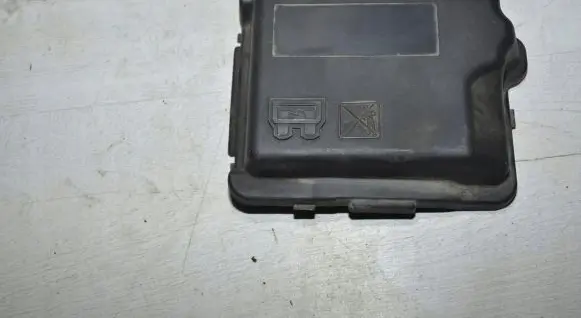 Peugeot 2008 I Fuse box cover 9671924480