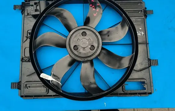 Mercedes-Benz C W206 Electric radiator cooling fan A0999060202