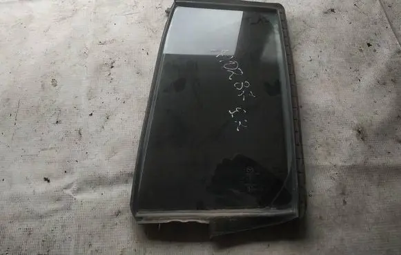 Mazda 5 Rear vent window glass as2