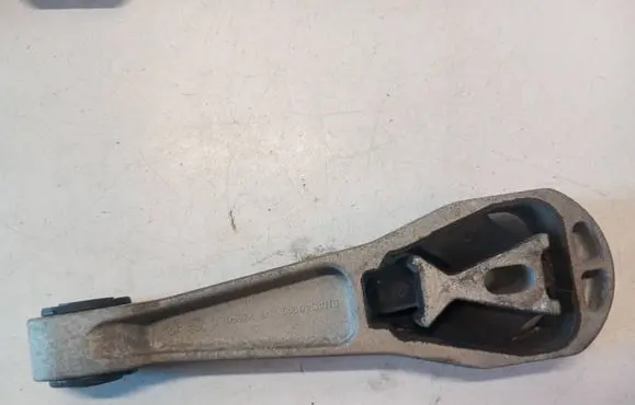 Volvo V40 Engine mount bracket 31359642