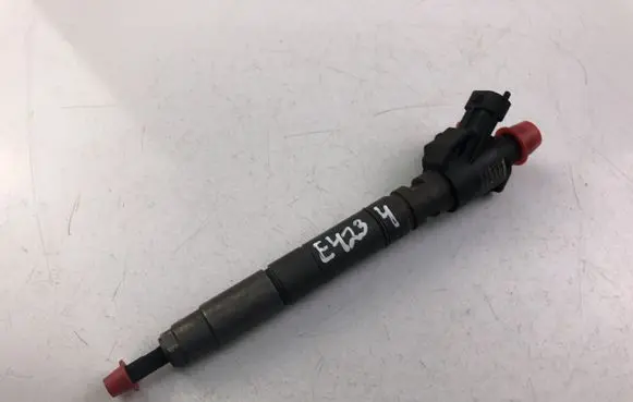 Volvo V60 Fuel injector 31303238