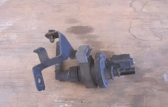 Renault Captur Vacuum valve 8200660852