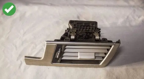 Mercedes-Benz E W212 Dash center air vent grill A2128300254