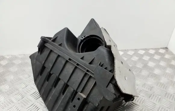 Seat Exeo (3R) Air filter box 3R0133837 03G133837 3R0133833