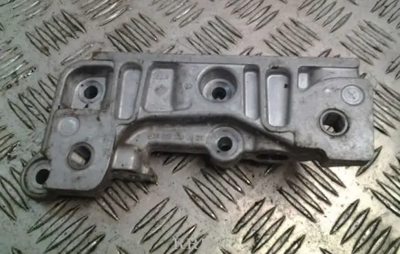 Mercedes-Benz A W176 Engine mounting bracket A6512200607