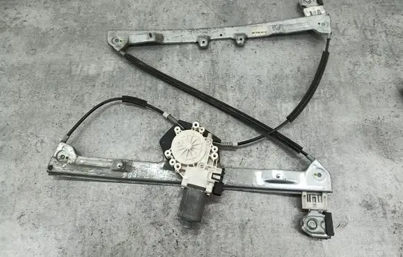 Mitsubishi Colt Front door window regulator with motor 5713A133