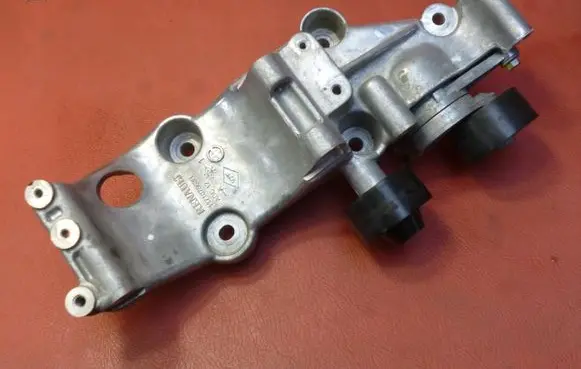 Nissan NP300 Generator/alternator bracket 117507568 117107563